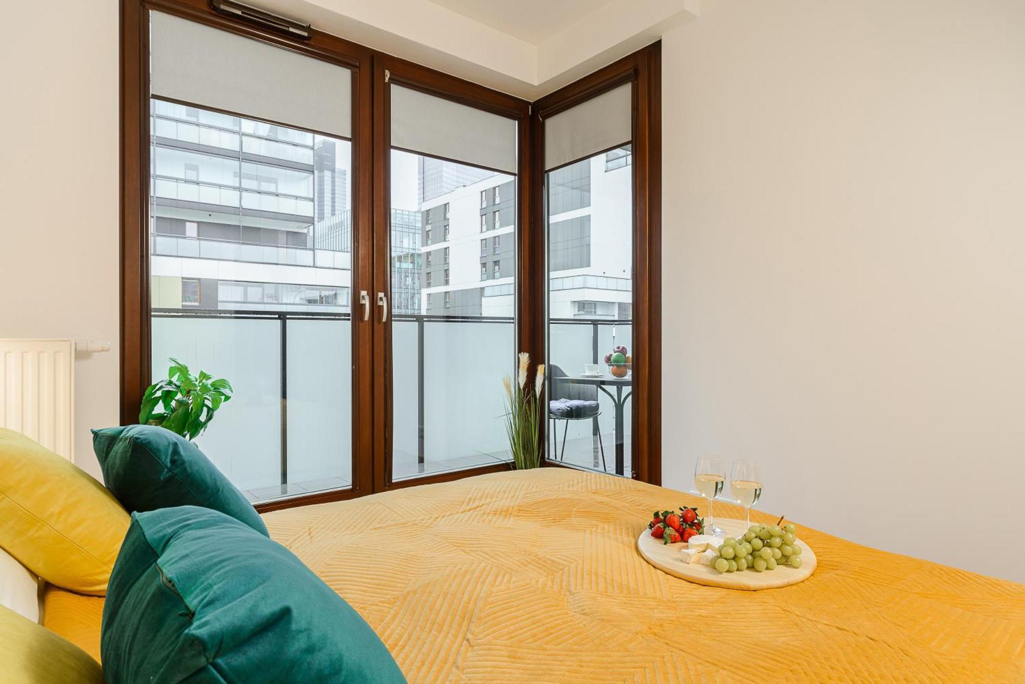 Cozy Family Apartments With Balcony Near Zlote Tarasy Varsovie Extérieur photo