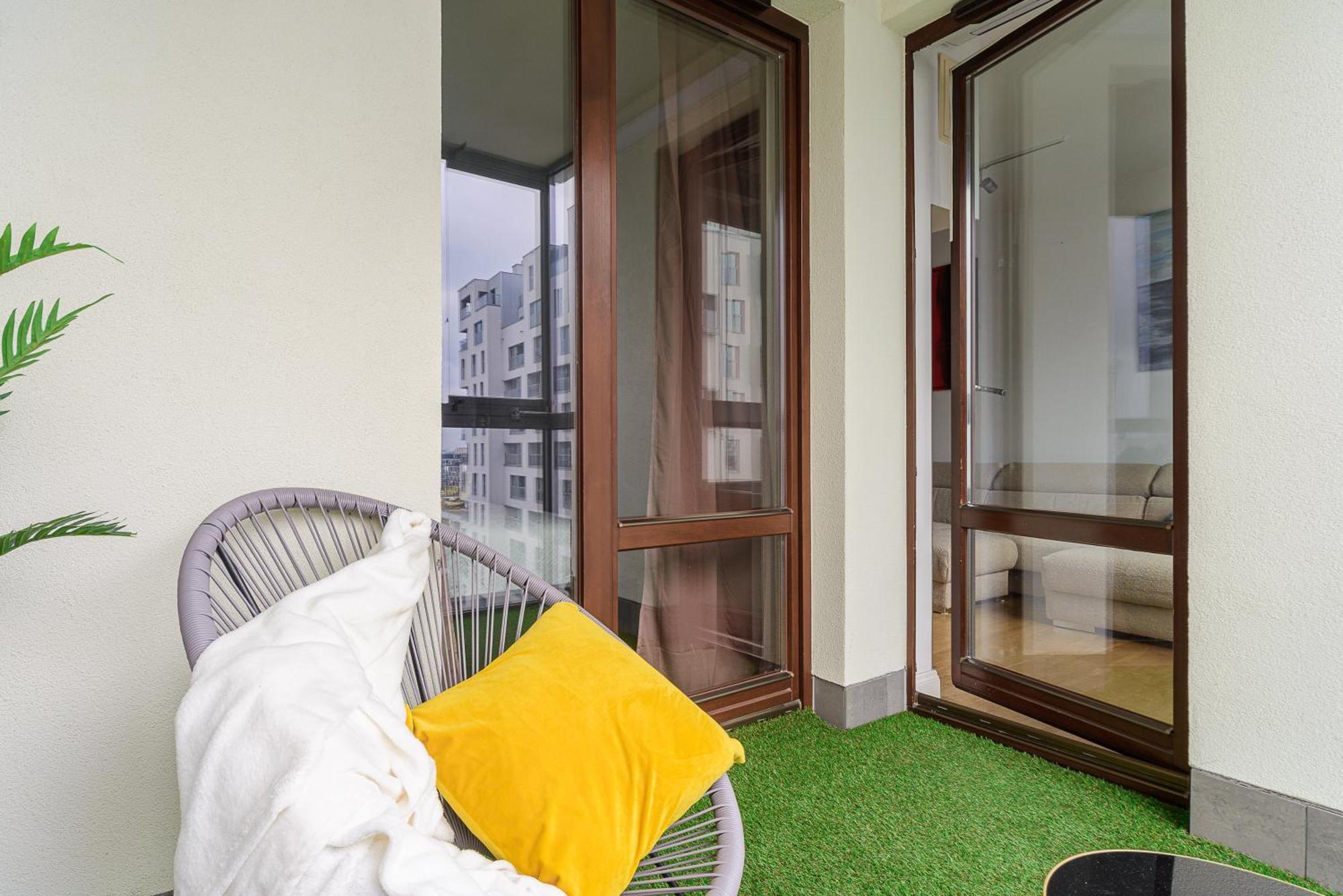 Cozy Family Apartments With Balcony Near Zlote Tarasy Varsovie Extérieur photo